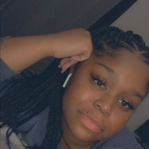 Meet your Posher, Leah